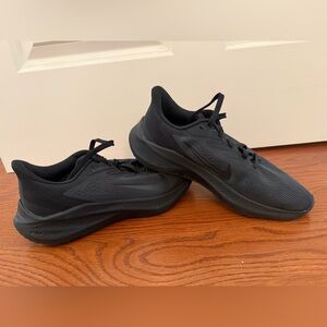 Nike Men's Black Athletic Shoes